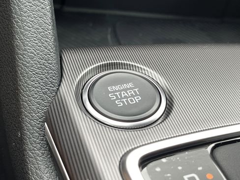 New 2026 Kia Sportage EX w/ EX Panorama Roof Package image 13