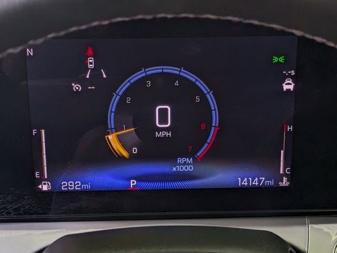 Used 2025 Chevrolet Trax LT w/ LT Convenience Package FWD image 29