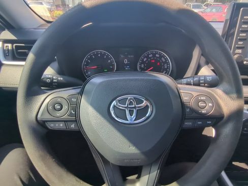Used 2022 Toyota RAV4 XLE w/ Convenience Package FWD image 12