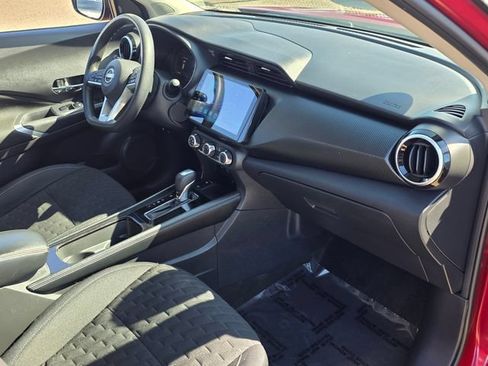 Used 2023 Nissan Kicks SV FWD image 9