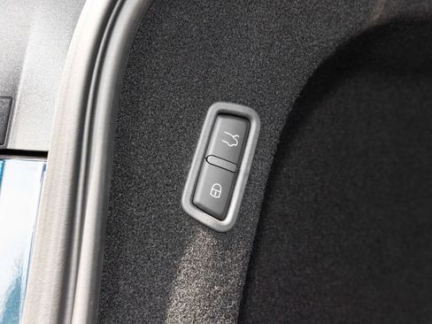 Used 2024 Maserati Levante Trofeo AWD/4WD image 57