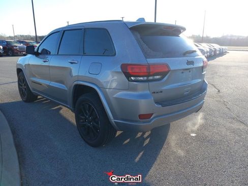 Used 2018 Jeep Grand Cherokee Altitude image 13