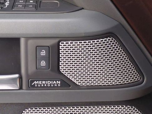 Certified 2024 Land Rover Defender 130 X-Dynamic SE image 33