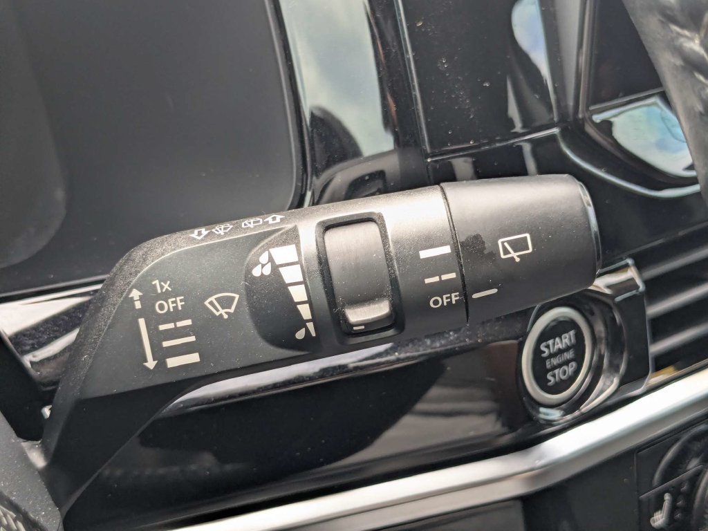 Used 2022 Nissan Pathfinder SV FWD image 39
