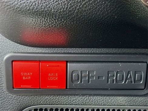 Used 2017 Jeep Wrangler Unlimited Rubicon image 10