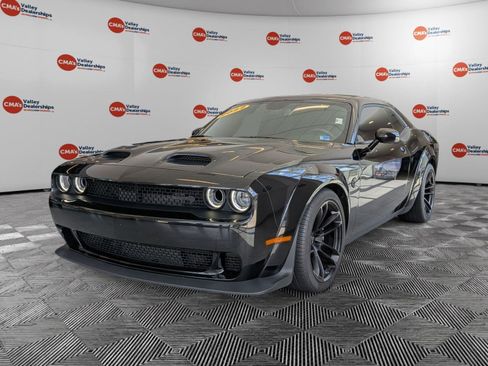 Used 2022 Dodge Challenger SRT Hellcat RWD image 1