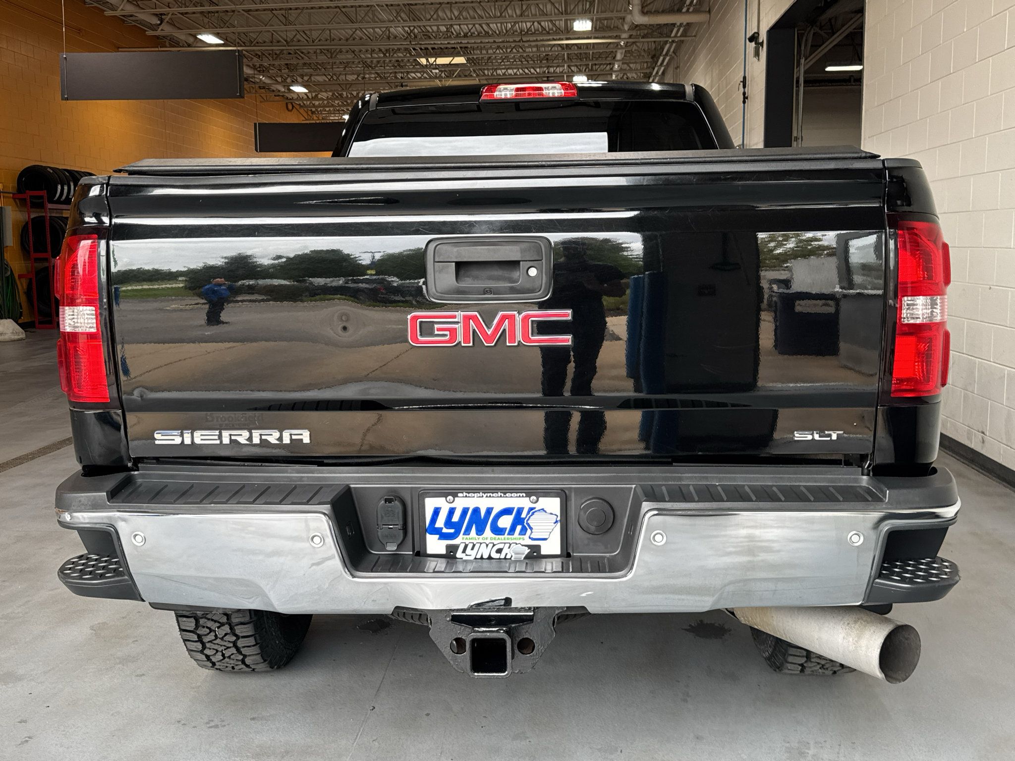 Used 2015 GMC Sierra 3500 SLT w/ Duramax Plus Package AWD/4WD image 4