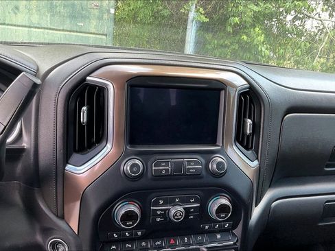 Used 2019 Chevrolet Silverado 1500 High Country AWD/4WD image 21