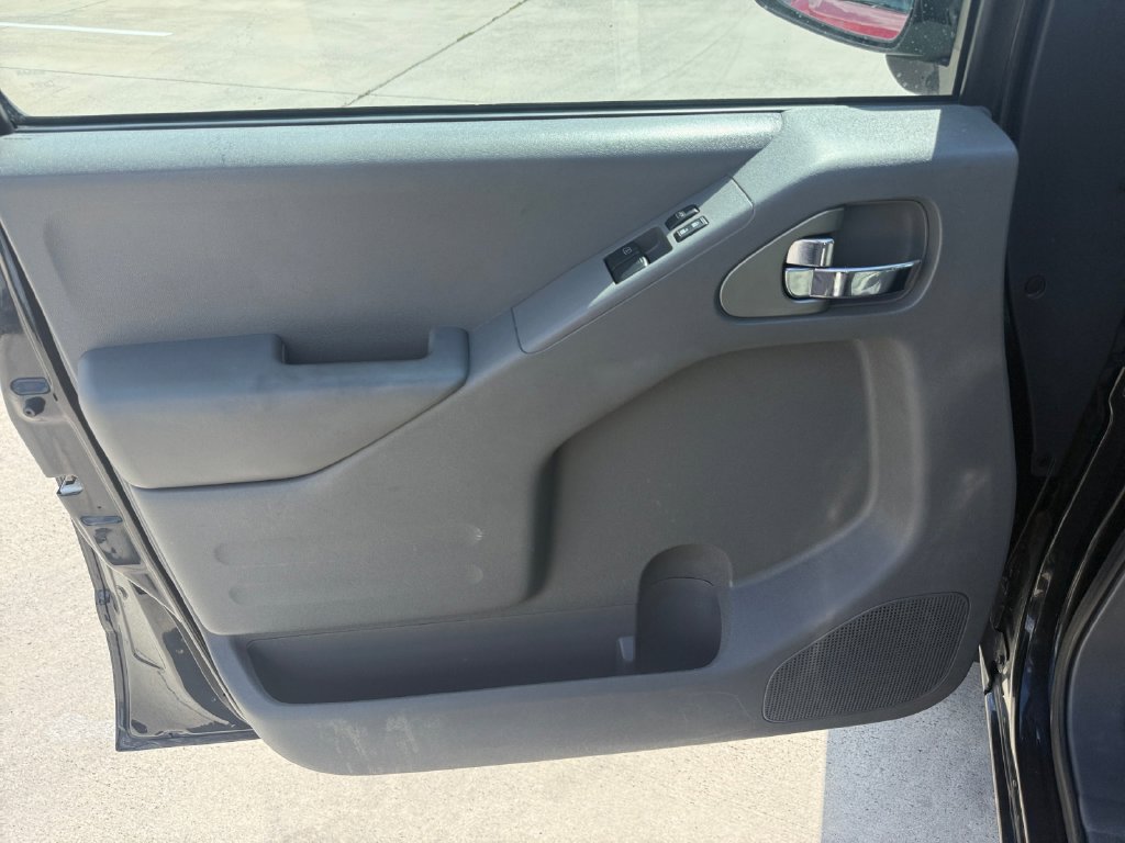 Used 2021 Nissan Frontier S RWD image 11