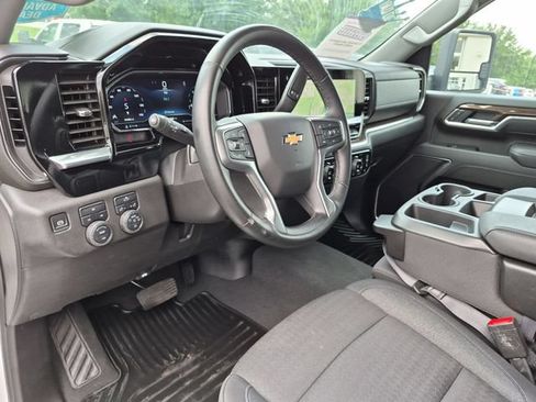 Used 2025 Chevrolet Silverado 2500 LT w/ Convenience Package AWD/4WD image 12