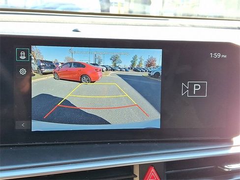 Certified 2025 Kia Sorento LX image 16