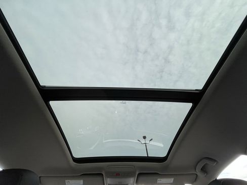 Used 2019 Volkswagen Atlas SEL Premium image 24