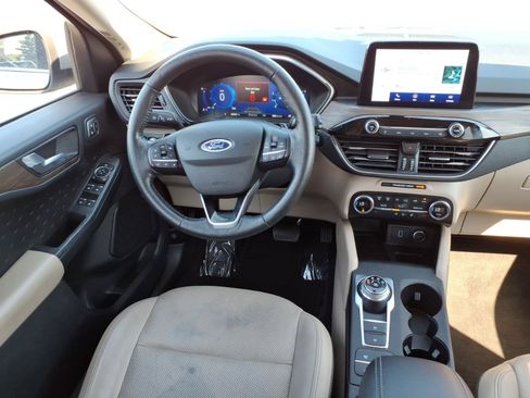Used 2020 Ford Escape Titanium AWD/4WD image 17