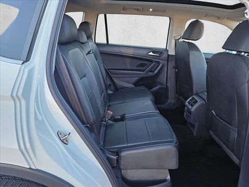 Used 2020 Volkswagen Tiguan SE image 21