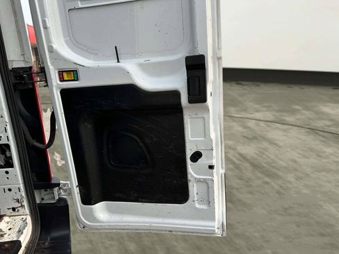 Used 2020 Ford Transit 250 Medium Roof AWD image 36