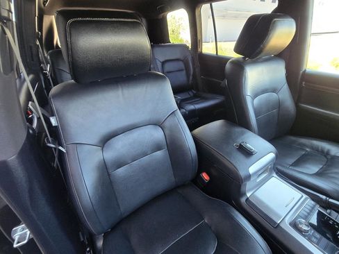 Used 2020 Toyota Land Cruiser Heritage Edition image 10