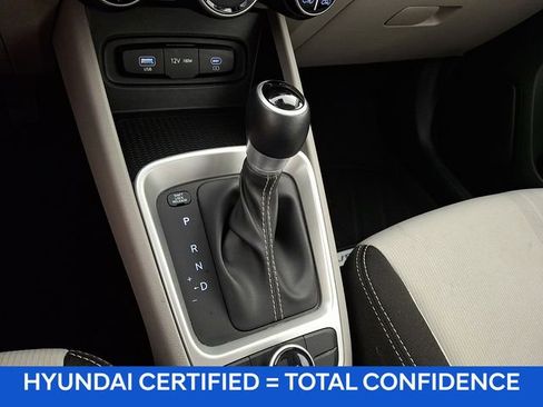 Certified 2025 Hyundai Venue SEL FWD image 21