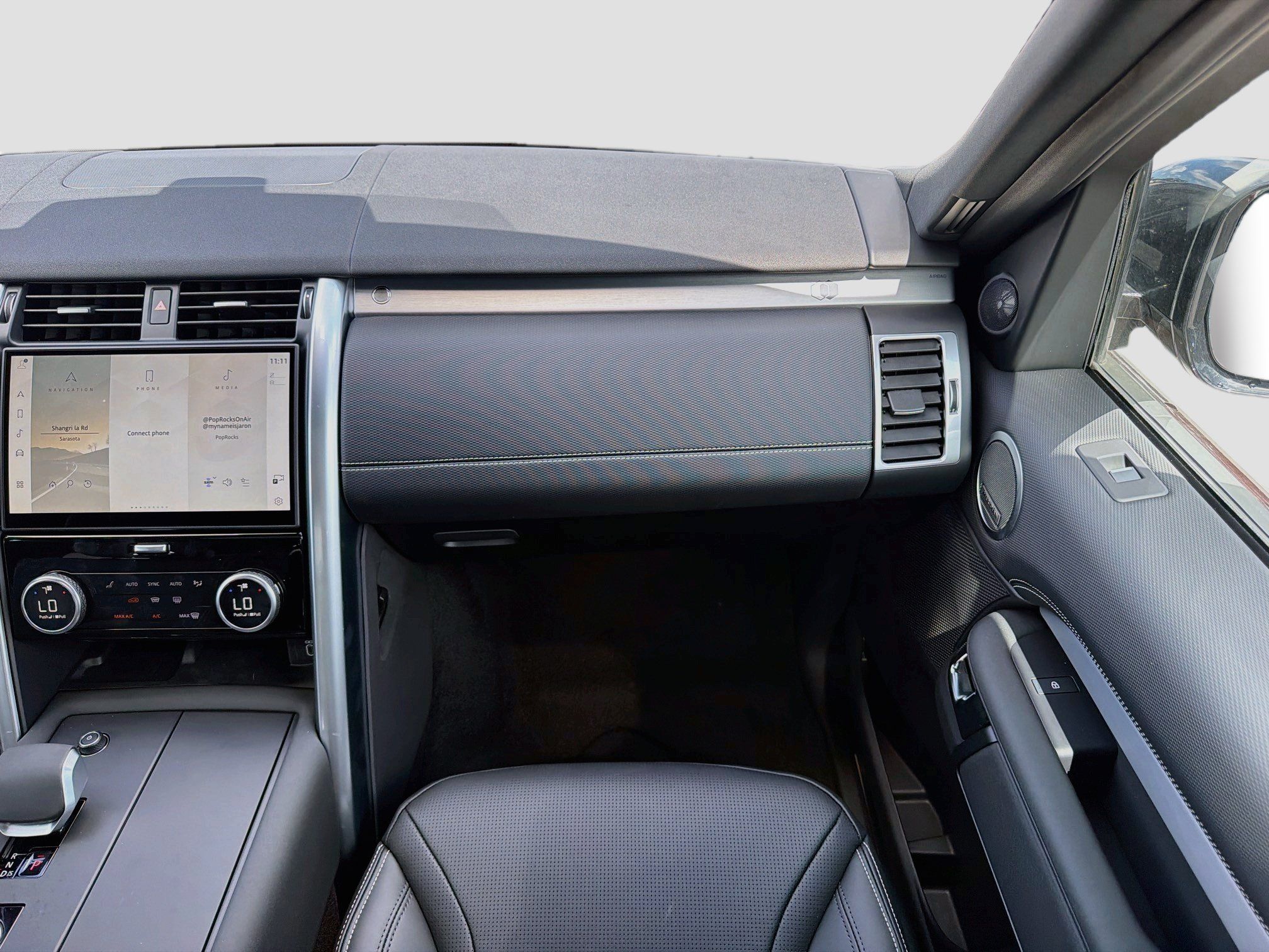 New 2026 Land Rover Discovery Limited Edition AWD/4WD image 19