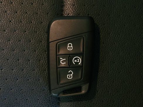 Used 2024 Volkswagen Jetta SE FWD image 32