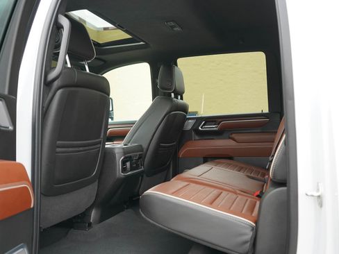 Used 2024 GMC Sierra 2500 Denali Ultimate AWD/4WD image 16