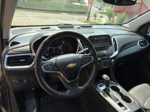 Used 2018 Chevrolet Equinox Premier AWD/4WD image 14