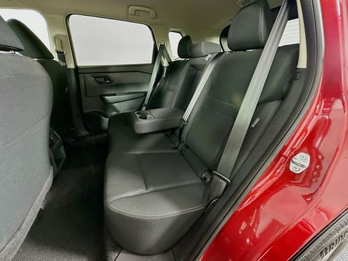 Used 2025 Nissan Rogue S image 23