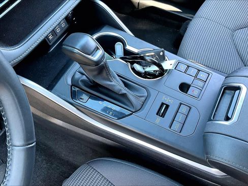 Certified 2024 Toyota Highlander LE image 15