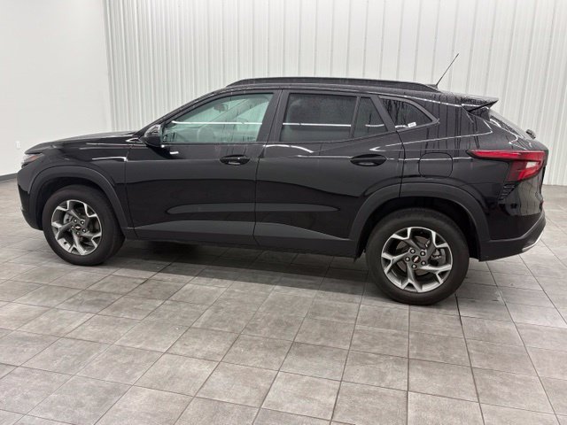 Used 2025 Chevrolet Trax LT w/ Driver Confidence Package FWD image 6