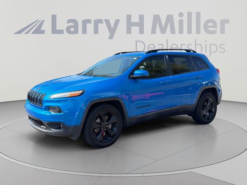 Used 2018 Jeep Cherokee Latitude w/ Altitude Package FWD image 1