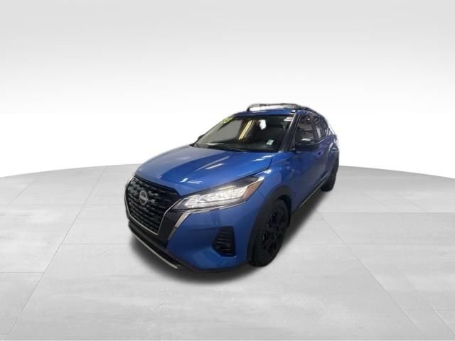 Used 2023 Nissan Kicks SR w/ Interior Electronics Package FWD image 2