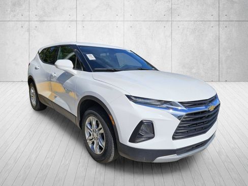 Used 2021 Chevrolet Blazer LT FWD image 2