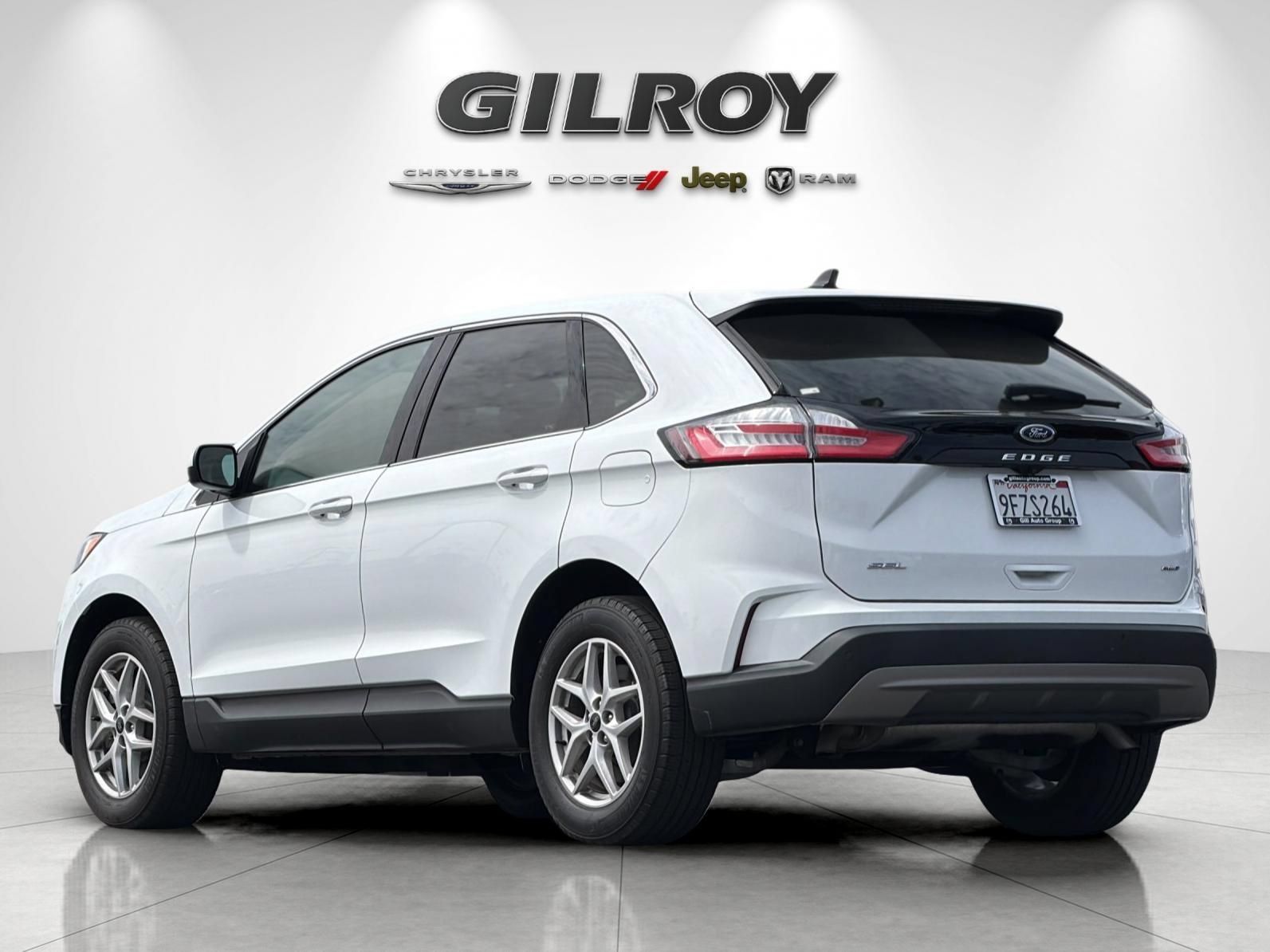 Used 2023 Ford Edge SEL w/ Convenience Package AWD/4WD image 6