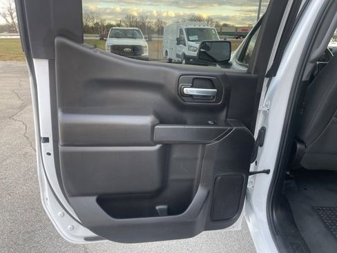 Used 2022 Chevrolet Silverado 1500 Custom image 64