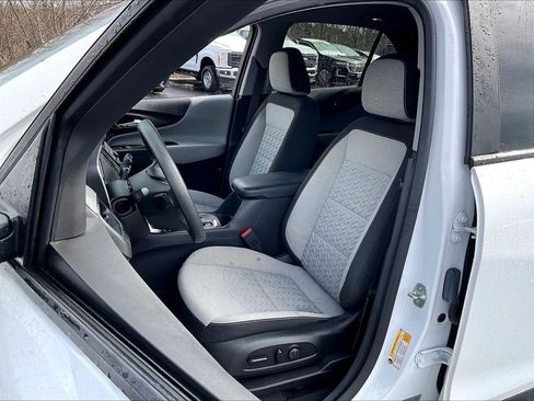 Used 2023 Chevrolet Equinox LS AWD/4WD image 9