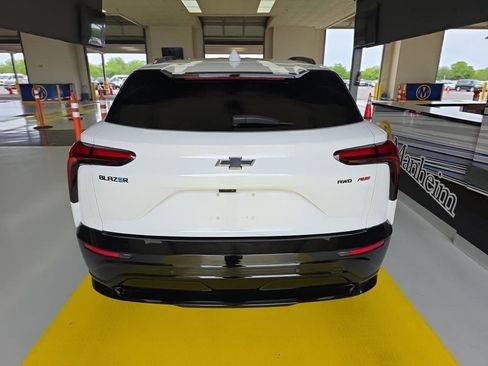Used 2024 Chevrolet Blazer EV RS image 8