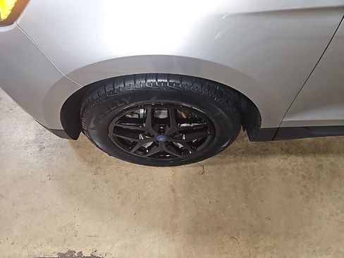 Used 2021 Ford Edge SEL w/ Convenience Package image 13