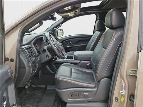 Used 2024 Nissan Titan PRO-4X w/ Pro-4x Convenience Package image 17