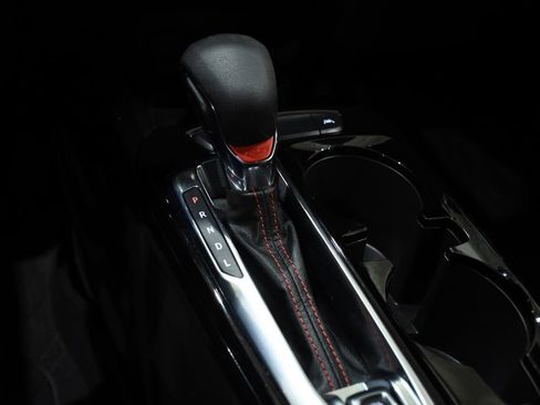 Used 2025 Chevrolet Trax RS image 24