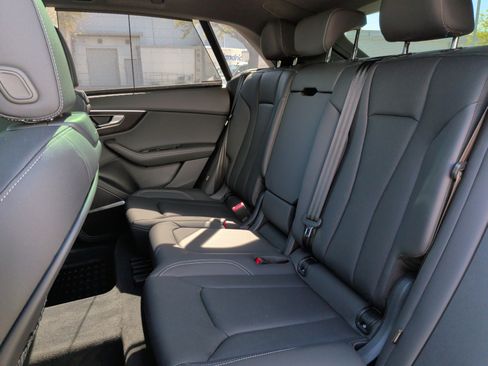 Used 2024 Audi Q8 Premium Plus w/ Premium Plus Package image 33