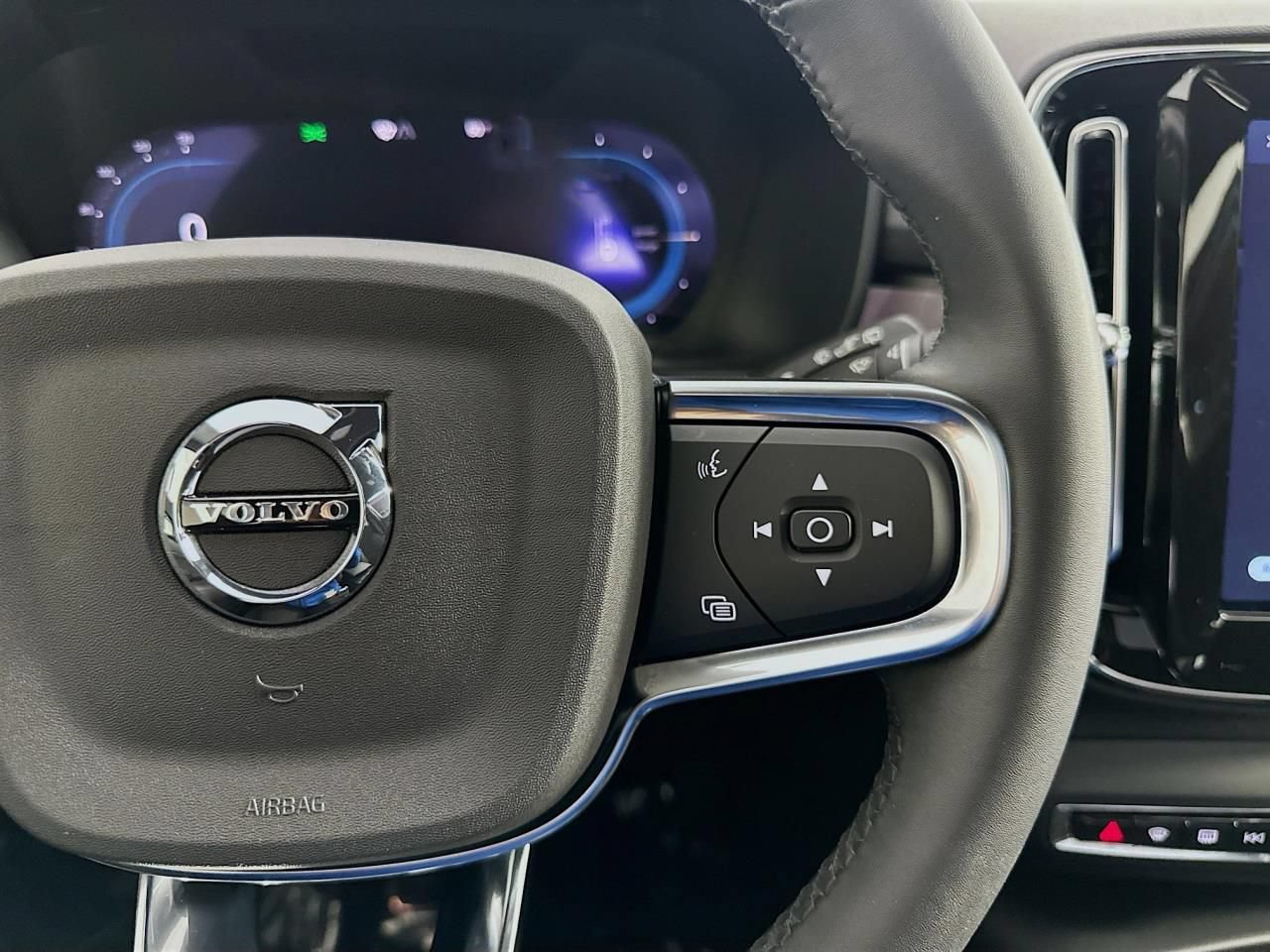 Used 2023 Volvo XC40 Recharge Plus AWD/4WD image 47