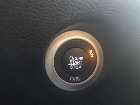 New 2026 Chrysler Pacifica Pinnacle w/ Trailer Tow Group image 23