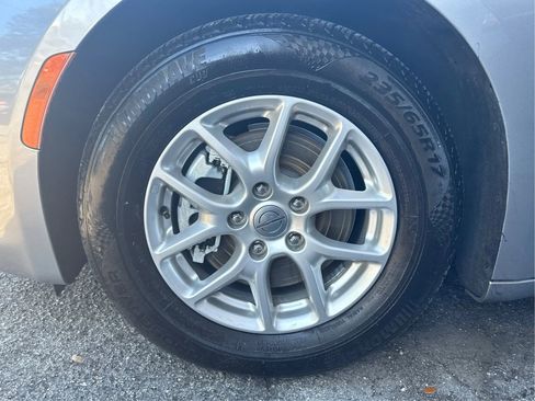 Used 2021 Chrysler Voyager Lxi FWD image 10