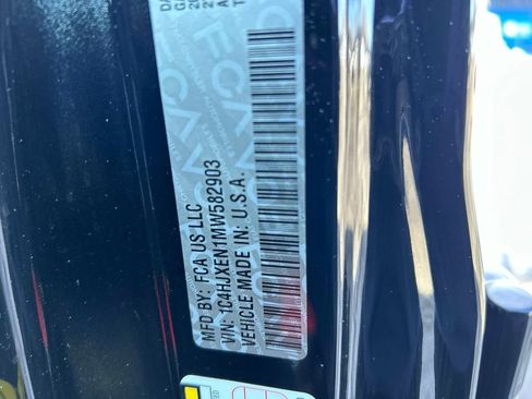 Used 2021 Jeep Wrangler Unlimited Sahara image 35