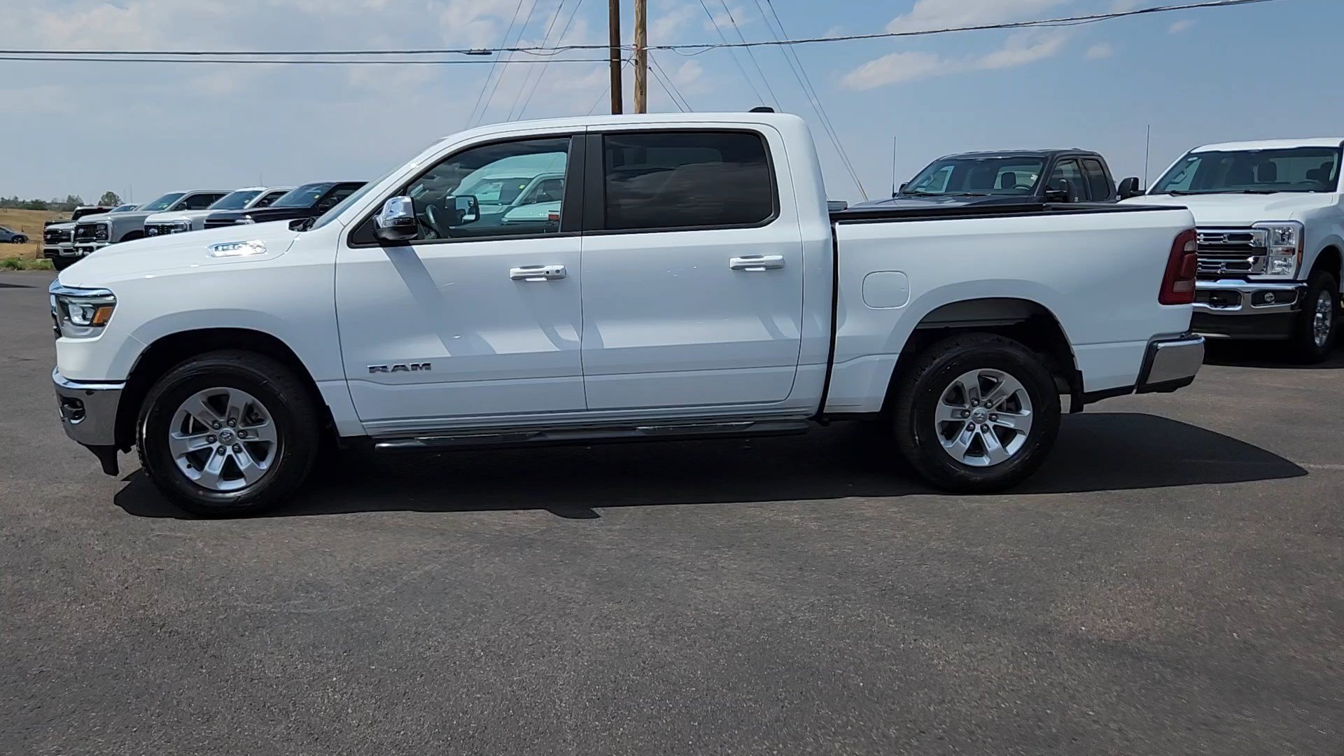 Used 2024 RAM 1500 Laramie AWD/4WD image 3