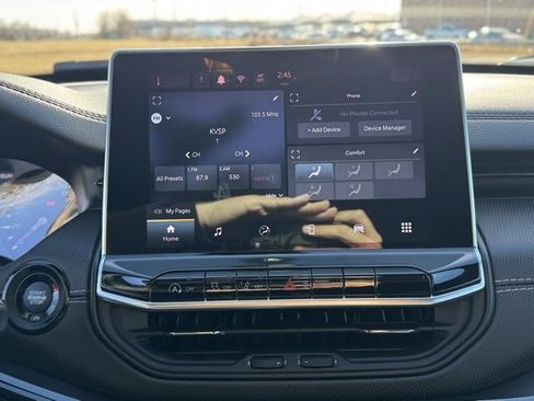 Certified 2024 Jeep Compass Latitude w/ Altitude Special Edition image 14