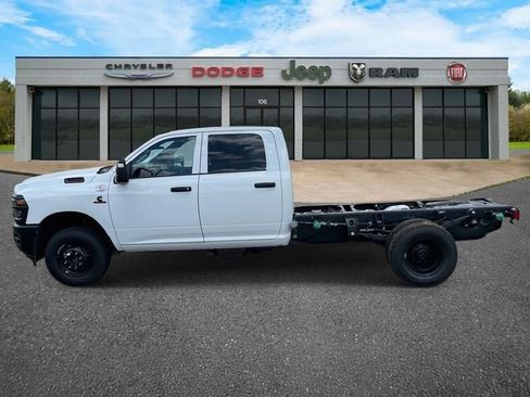 New 2025 RAM 3500 Tradesman image 24