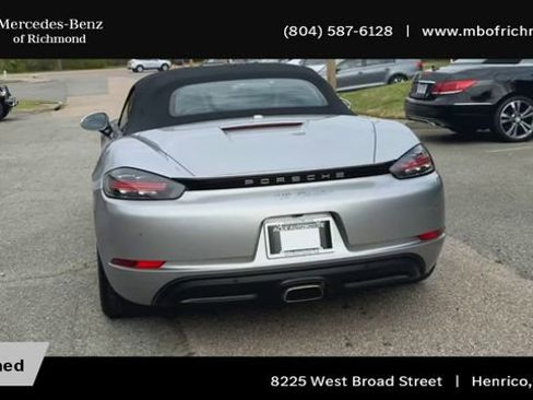 Used 2019 Porsche 718 Boxster RWD image 9