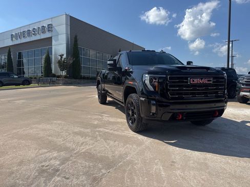 Used 2024 GMC Sierra 2500 AT4 w/ AT4 Premium Plus Package AWD/4WD image 1