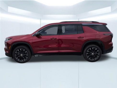 New 2026 Chevrolet Traverse LT w/ Sun and Wheel Package FWD image 2