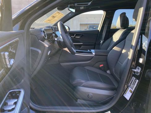 Certified 2025 Mercedes-Benz GLC 300 4MATIC image 17